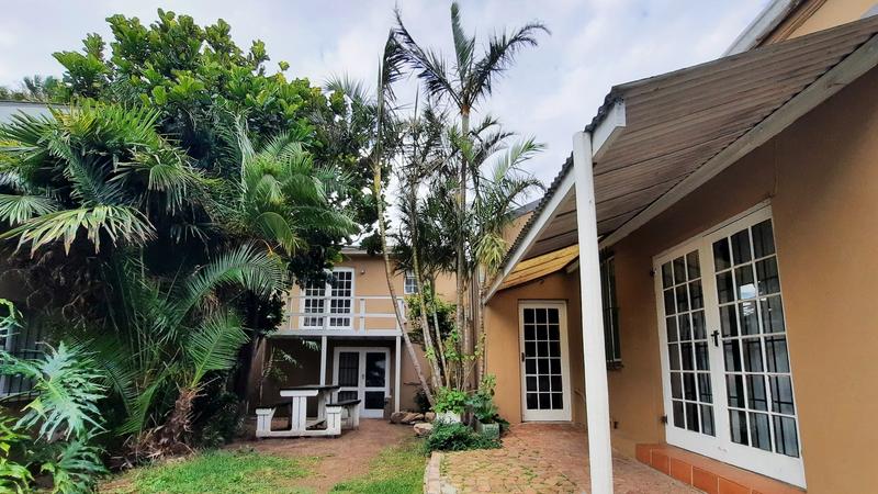 To Let 6 Bedroom Property for Rent in Observatory Western Cape